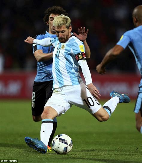Argentina 1 0 Uruguay Lionel Messi Winner Takes Albiceleste Top Of