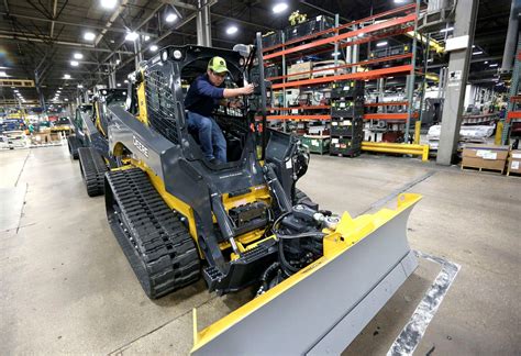 John Deere Dubuque Works Marks 75 Years Of Growth Innovation