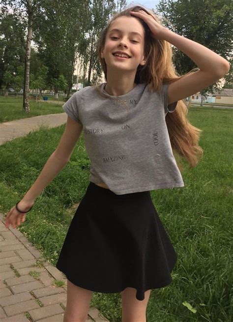 Pin By Pety52 On Polina Karpenko Girls Short Dresses Preteen Fashion