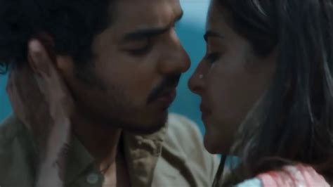 Hot Kissing Scene Of Ananya Pandey And Ishan From Khali Pelli Youtube