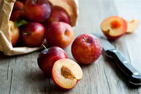 Different Varieties Of Plums You Must Know