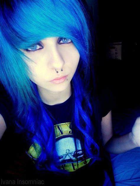 There's no denying black and blue hair is seriously stunning. My Hair is Emo: Ivana Insomniac
