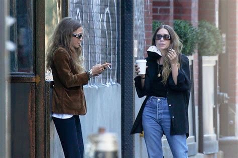 Mary Kate And Ashley Olsen Spotted Taking A Smoke Break In Nyc