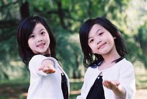Cute Twin Sisters Popular On The Internet 9 Peoples Daily Online