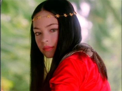 Kristin Kreuk As Snow White Kristin Kreuk Kristen Kreuk White Mermaid