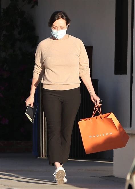 Shannen maria doherty is an american actress. SHANNEN DOHERTY Out Shopping in Malibu 02/22/2021 - HawtCelebs