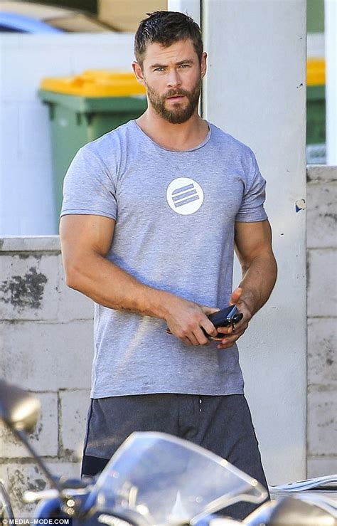 Chris Hemsworth Displays Bulging Biceps While Out With Elsa Pataky On