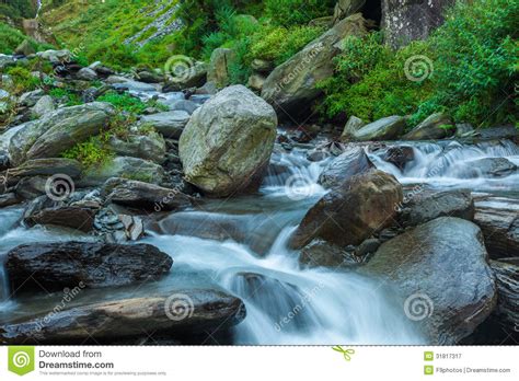 Cascade Falls Over Mossy Rocks Stock Image Image Of Hills Mount