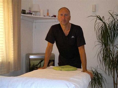 Male Therapist In Four Oaks Birmingham Offers Professional Body Massage