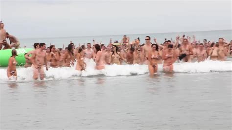Bw Skinny Dip Guinness World Record Attempt Gisborne Uncensored