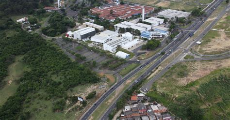 Caminhão invade hotel, pega fogo e motorista morre em campinas. G1 - PUC-Campinas terá oito novos cursos de graduação em ...