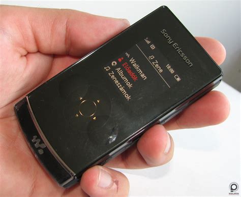 Sony Ericsson W980 Music That Divides Mobilarena Mobilearsenal