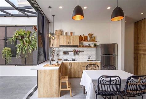 Inspirasi dekorasi dan desain rumah minimalis. Solusi Rumah Kecil: Desain Ruang Makan & Dapur Jadi 1
