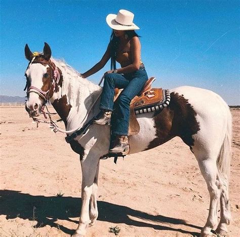 36 Stunning Women Rodeo Outfit Ideas Looks Like Cowgirl Rodeo Outfits