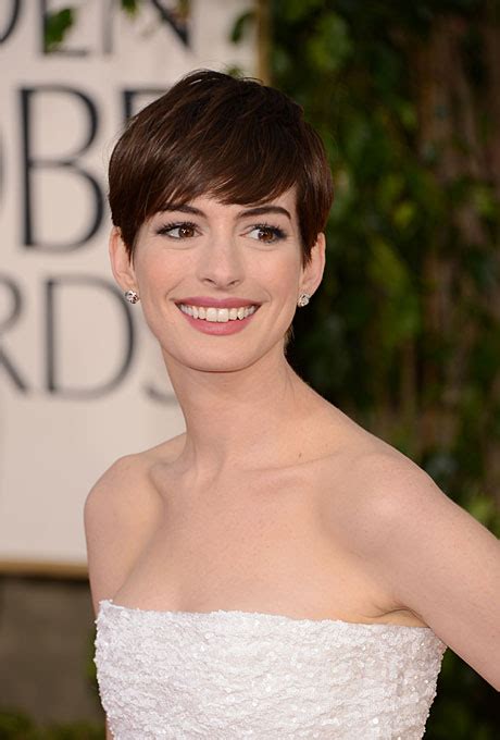 Anne Hathaway Short Haircut Style And Beauty