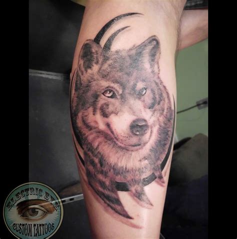 Usually, it could be tattooed on. monicamoses:realistic-wolf-worked-into-tribal-realistic ...