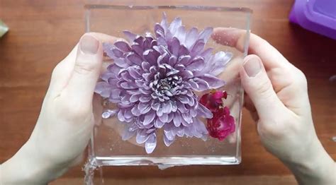 The Art Of Preserving Dried Flowers In Resin Skillshare Blog