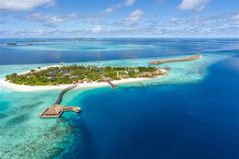 La superficie de la república de las maldivas abarca una distancia de 820 kilómetros de norte a sur y 120 kilómetros de este a oeste. Pacotes para as Ilhas Maldivas no Hurawalhi Island Resort ...