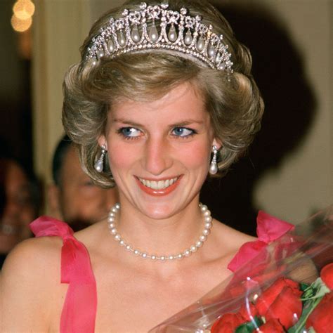 Inside Details On Princess Diana S Wedding Dress And How It Was Kept Under Wraps Exclusive