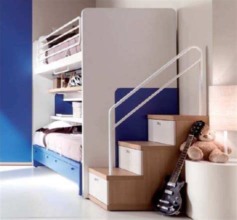 L'ottimizzazione dello spazio è molto importante per comporre con stile e in maniera razionale una camera da letto. Letto Geniale 258: due letti e scrivania scorrevoli