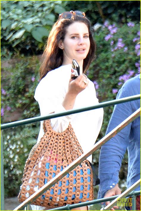 Lana Del Rey Steps Out With New Man Francesco Carrozzini Photo Lana Del Rey Photos