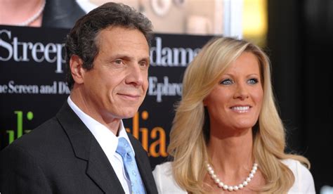 Tv Cook Sandra Lee Is Cuomos First Lady The New York Times