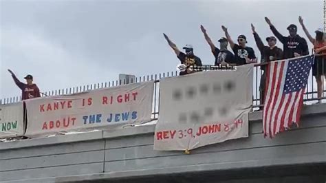 Cosas Manifestantes Apoyan Comentarios Antisemitas De Kanye West En