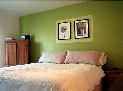 There are many bedroom decorating ideas suitable for everybody's tastes. How To Decorate A Bedroom With Green Walls