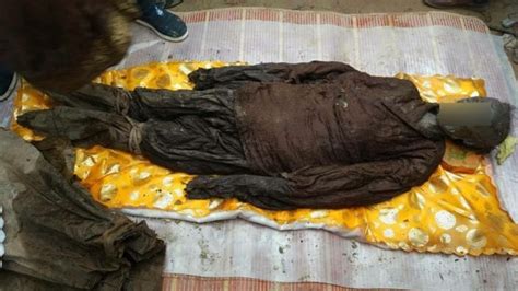 Graphic Photos Unbelievable Well Preserved Body Of Man Who Was Buried