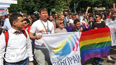 Ukraine Holds Peaceful Gay Pride Rally In Kyiv News Dw 12062016
