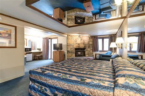 There is plenty of romantic hotels with jacuzzi in room in baltimore, md to set the mood for a couple's romantic getaway or vacation. Affordable Gatlinburg Hotel Rooms near Downtown | Jacuzzi ...