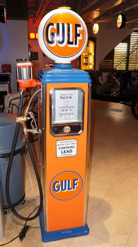 1930s Gulf Gasoline Bennett Model 861 Restored Gas Pump Wit