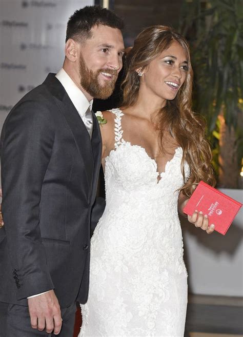 Lionel Messi Wife Lionel Messi And Wife Antonella Roccuzzo Wedding