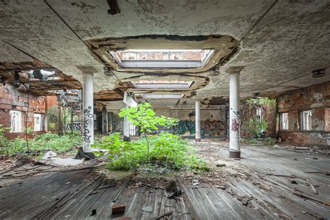 Amazing Photos Capture The Secret Abandoned Parts Of New York City Abandoned Abandoned Places