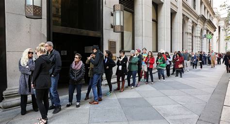 Long Lines Photo Id Laws And How Voters Behave At The Polls