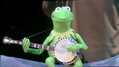 The New Voice Of Kermit The Frog Performs Rainbow Connection Live At