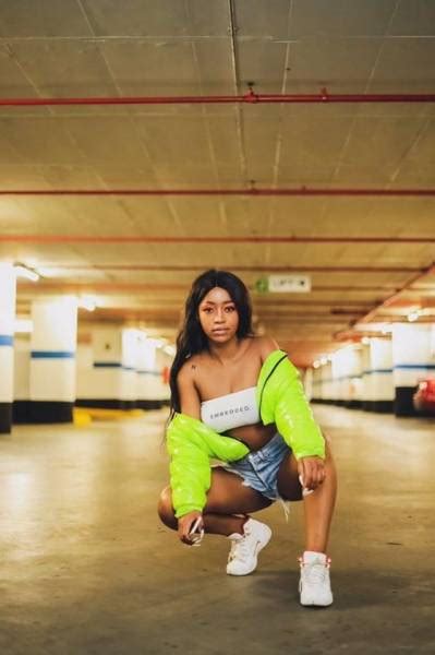 She became an internet celebrity after she posted a video of her dancing on her social media account. Mp3 Download » Kamo Mphela - Twentee EP » Hitvibes