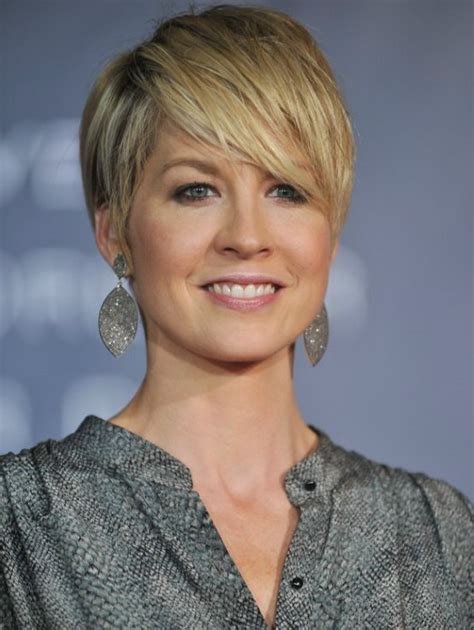 jenna elfman short haircut with bare ears and heavy bangs