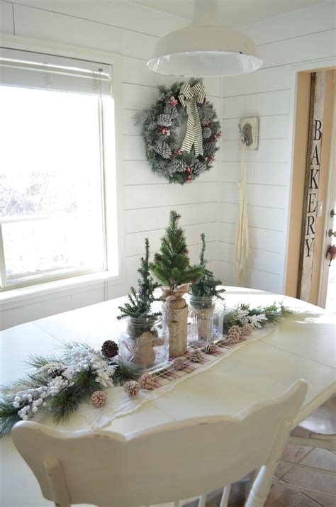 Simple Christmas Farmhouse Centerpiece
