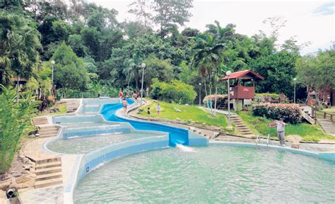 Site paralayang di lumbok ranau secara teknis sangat layak dan memiliki pemandangan alam yang lengkap. Tempat-Tempat Menarik di Ranau | Travelog Borneo