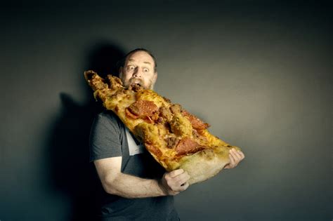Download Wallpaper For 240x320 Resolution Man Eat Pizza Funny