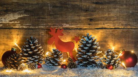 Check spelling or type a new query. Decoración de Navidad con piñas secas - Hogarmania