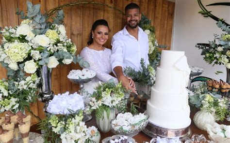 Viviane araújo was born on march 25, 1975 in rio de janeiro, brazil as viviane araújo dos santos. Em cerimônia restrita, Viviane Araujo se casa no Rio de ...