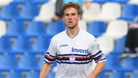 The centre back was one of the standout performers in scott parker's side. Officiel : l'OL s'offre Joachim Andersen