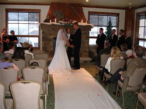Small Indoor Wedding Ceremony In The Pioneer Club Home Wedding Trendy Wedding Country Wedding