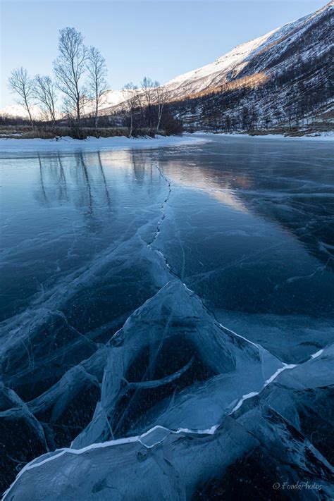 Frozen Lake In Northern Norway Fondafotos