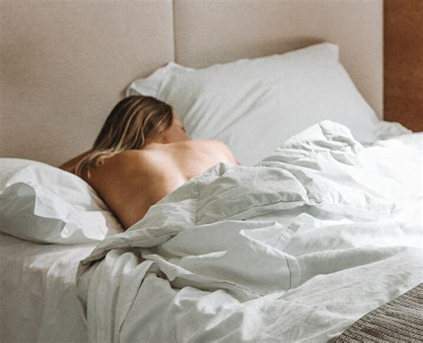 do women need more sleep than men here s what we know