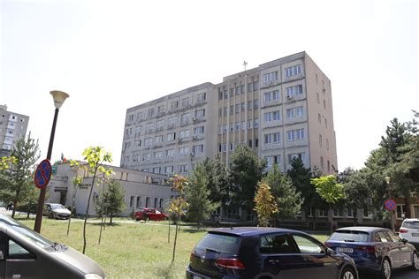 Trei pacienţi au murit, luni seară, după o defecţiune la instalaţia de oxigen a unităţii mobile de terapie intensivă de la spitalul victor babeş din bucureşti. Număr record de internări la Infecţioase Craiova. S-a depăşit vârful din starea de urgenţă