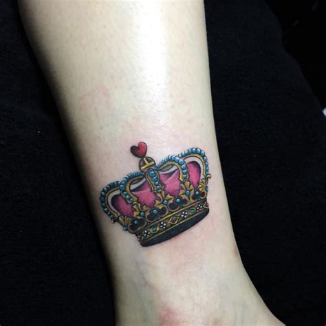 A crown tattoo is an epitome of power and royalty. 55 Best King And Queen Crown Tattoo - Designs & Meanings (2019) | Crown tattoo design, Queen ...