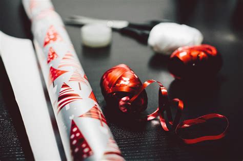 5 Creative Ideas For Excess Wrapping Paper Squarerooms